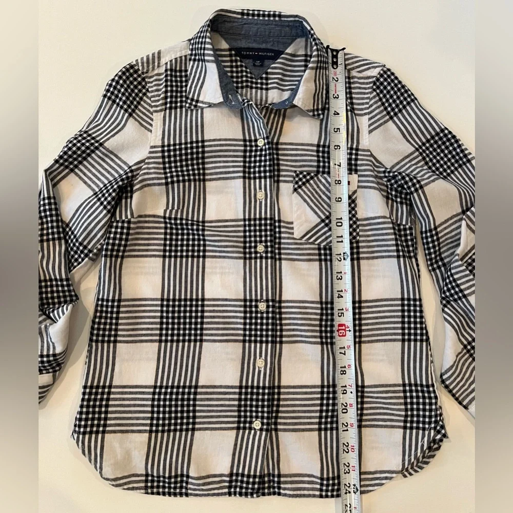 Tommy Hilfiger Plaid Flannel Metallic Stitch Button Down Logo Black White - Picture 2 of 14